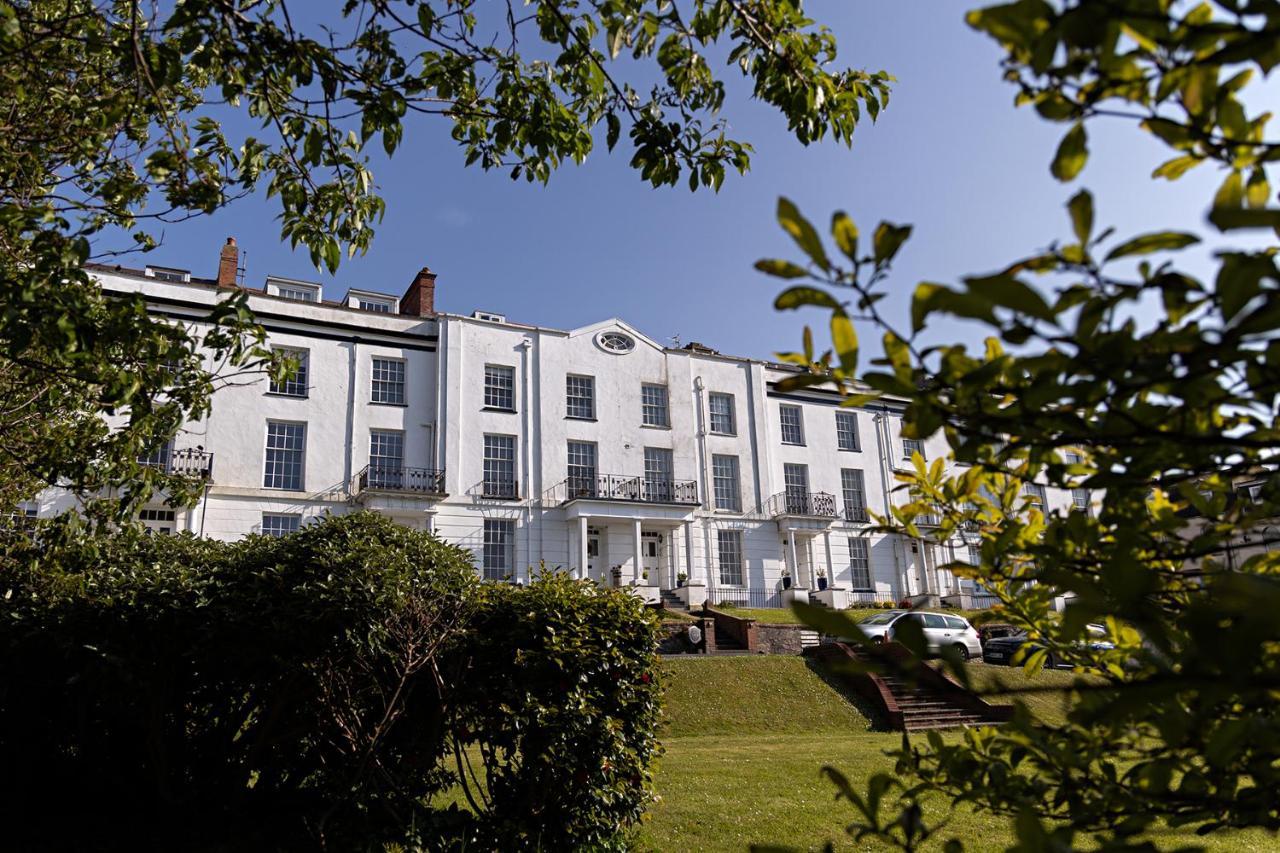 Paramount Apartments Ilfracombe, Arty Seaside Holiday Apartments Dış mekan fotoğraf